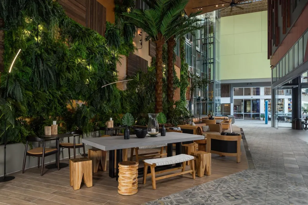 Crystalbrook Bailey Hotel Cairns 5*,  Australia